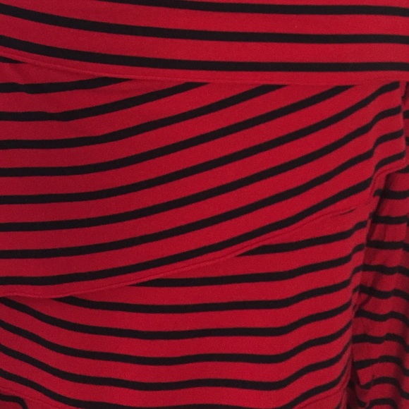 CHAUS Red & Black layered knit top  Size L NWOT - Picture 4 of 7